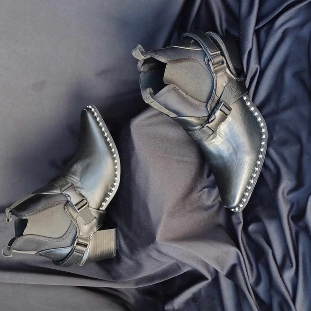 Cape Robbin Western Ankle Boots